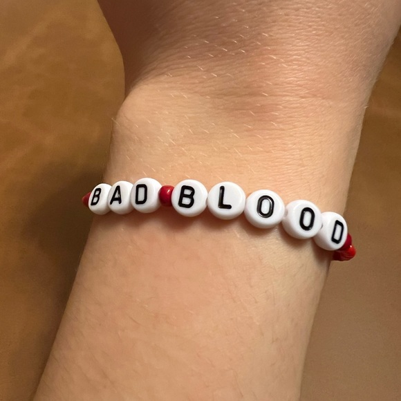 Taylor Swift Bad Blood friendship bracelet - Picture 2 of 3